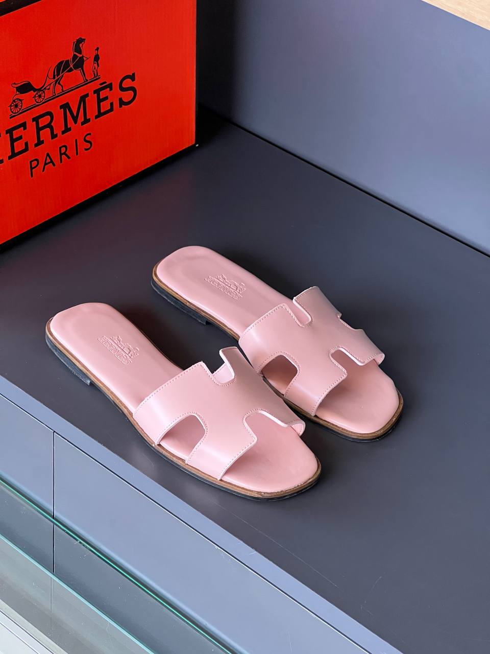 Hermes Oran Pink Slippers – Image 1