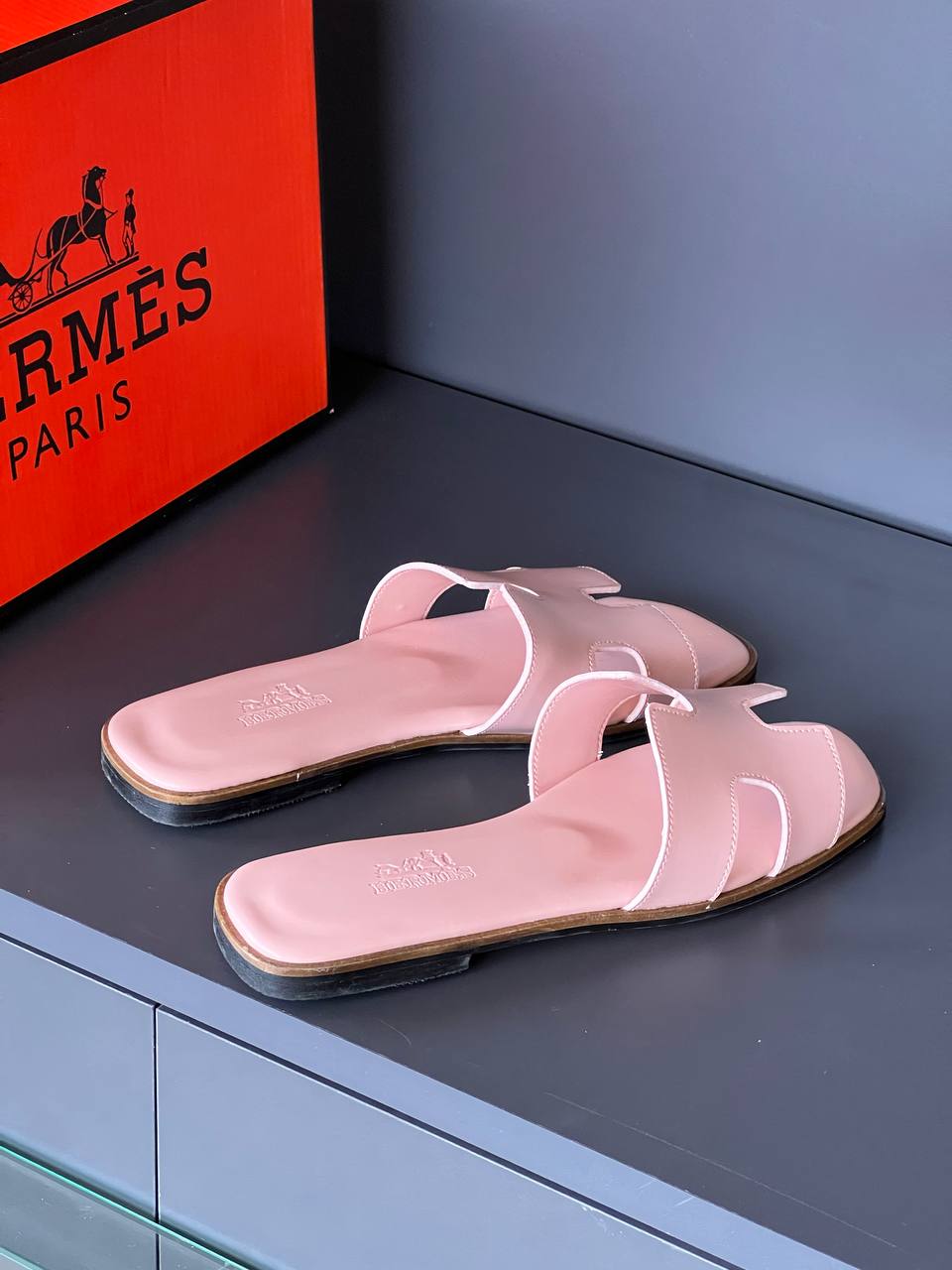 Hermes Oran Pink Slippers – Image 3