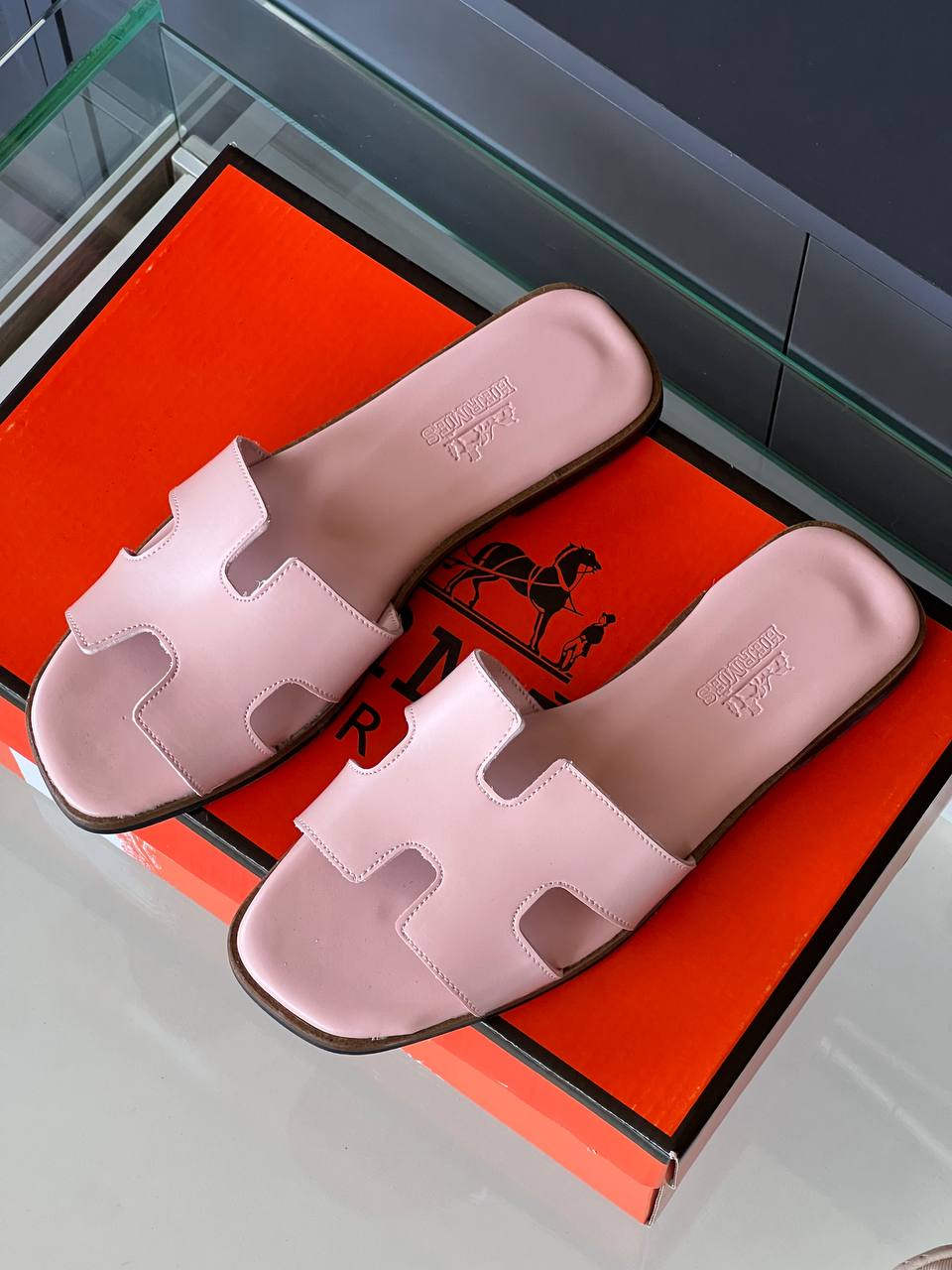Hermes Oran Pink Slippers – Image 2