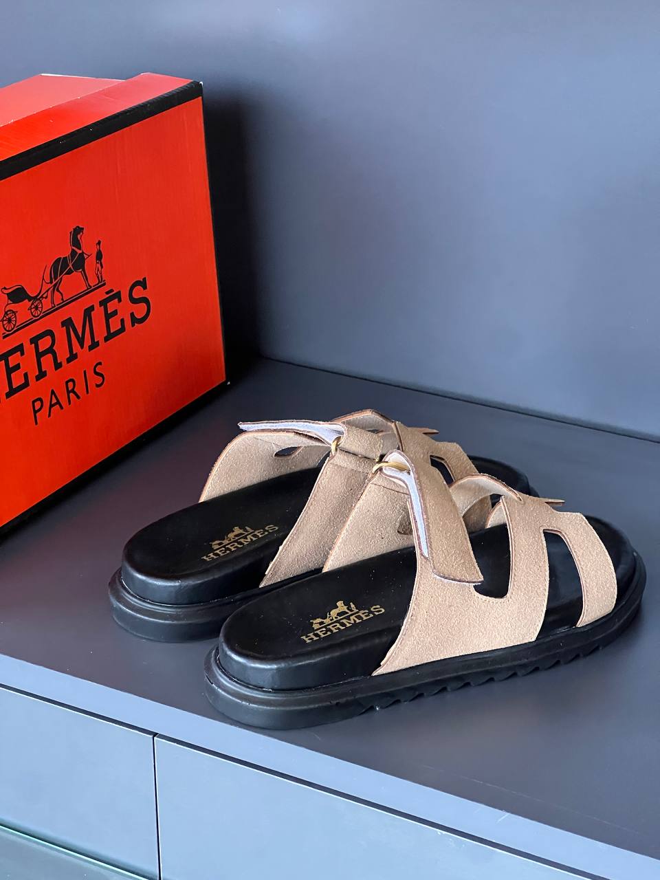 Hermes Chypre Off White Sandals – Image 4