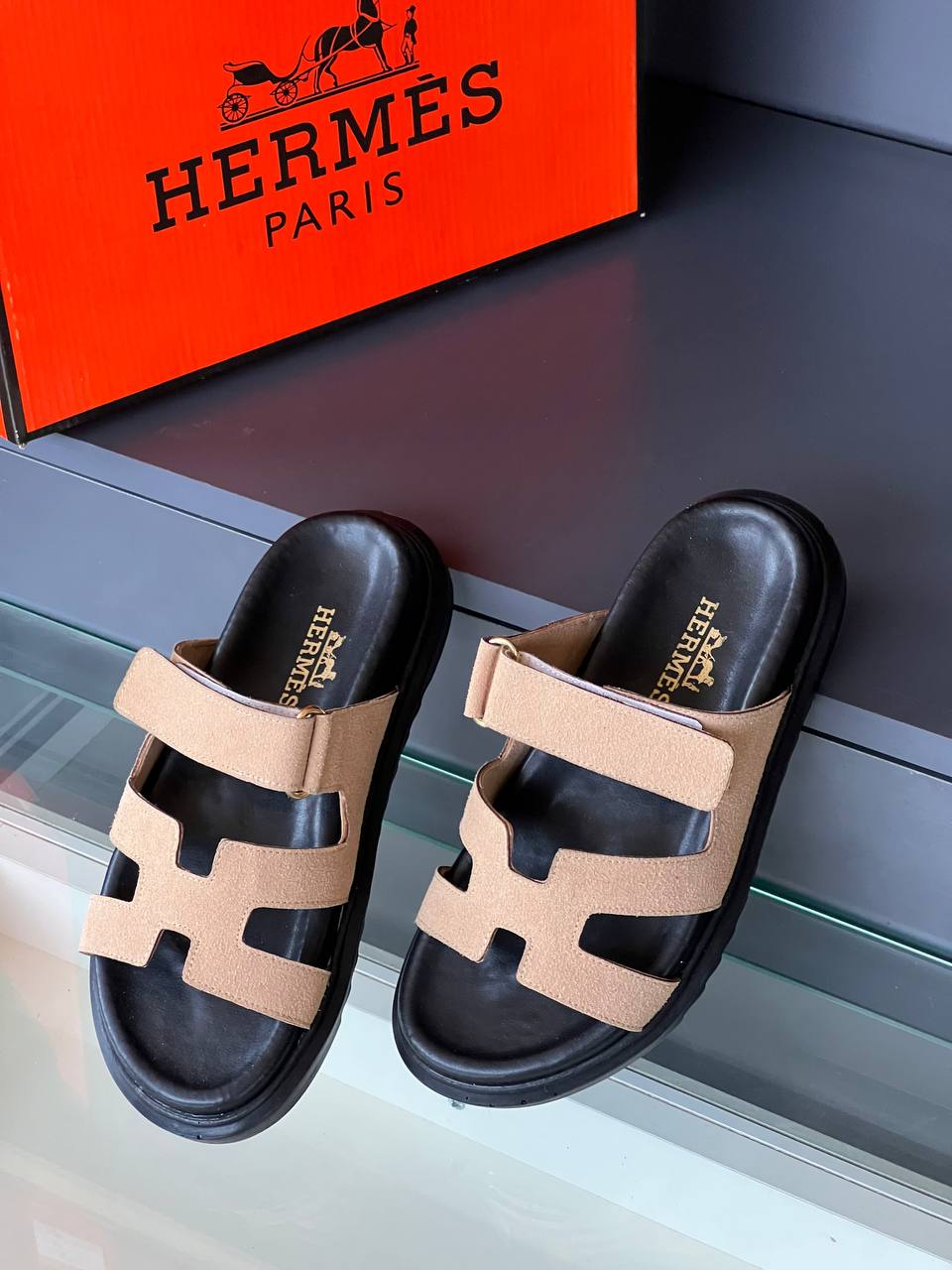 Hermes Chypre Off White Sandals – Image 3