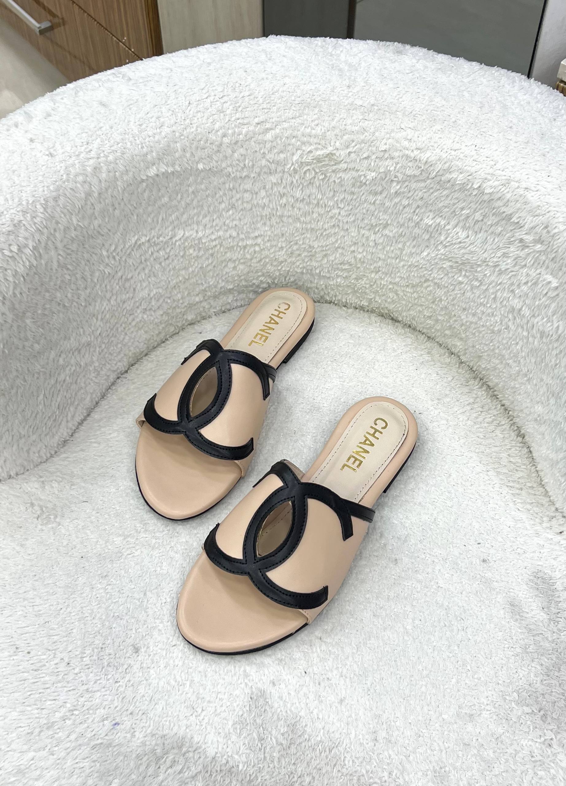 Chanel Mules Slippers – Image 2