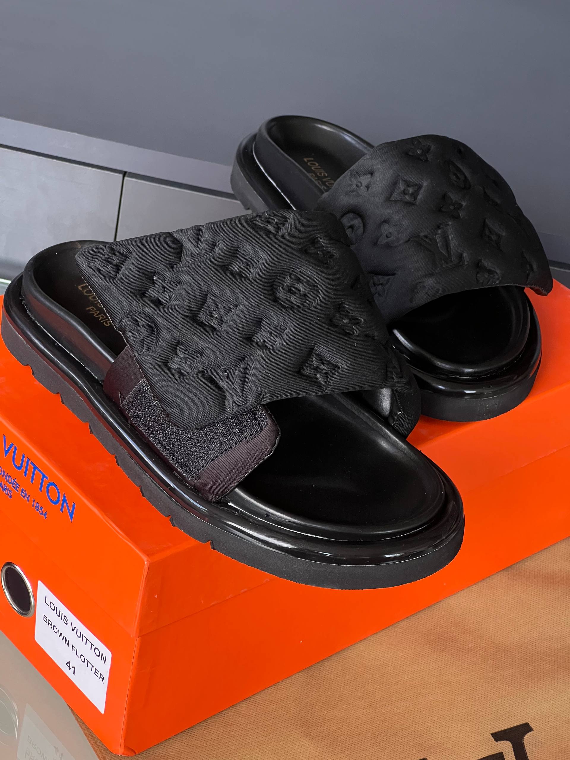 Louis Vuitton Black Puffy Miami Mule Footbed – Image 2