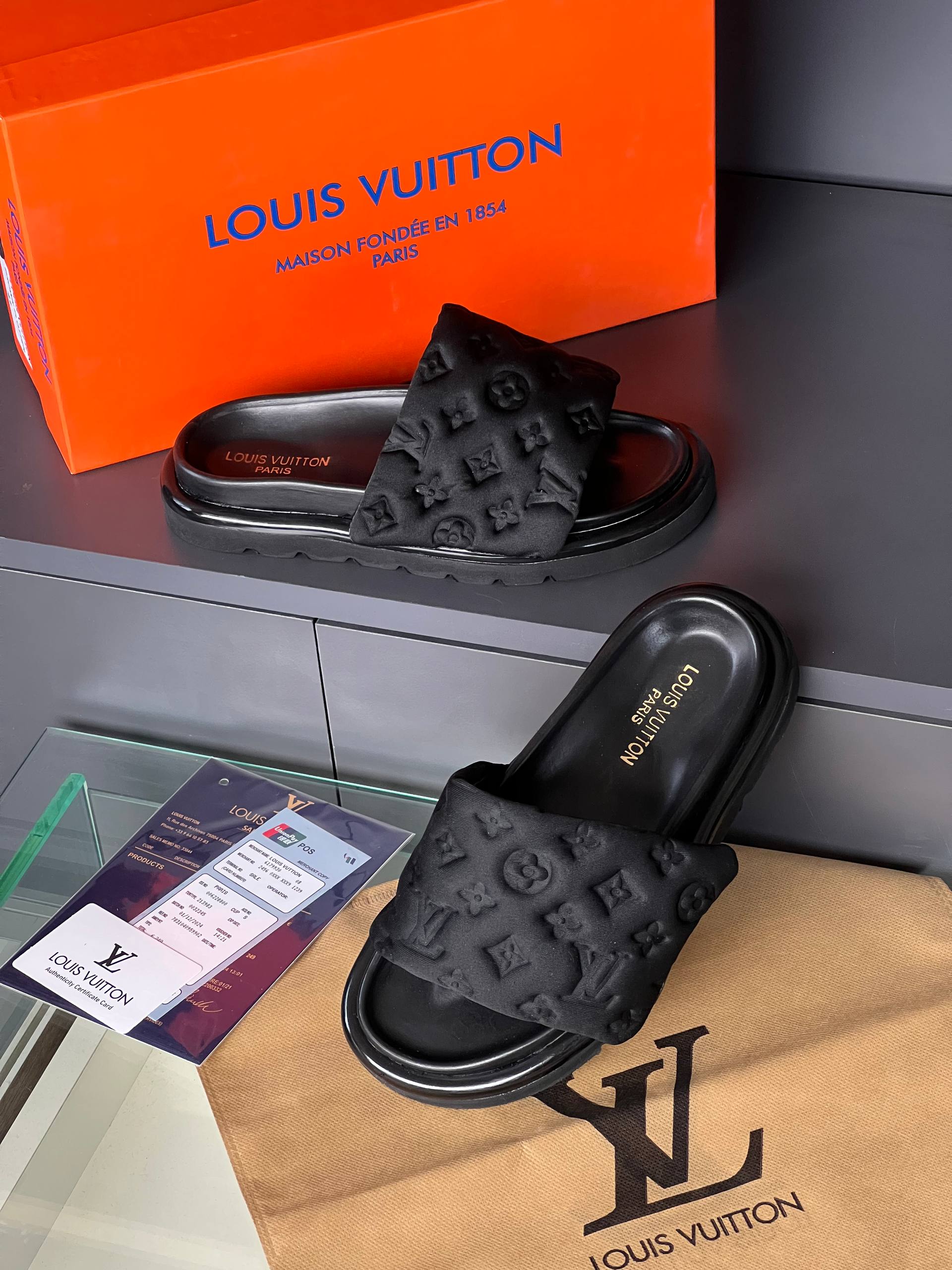 Louis Vuitton Black Puffy Miami Mule Footbed – Image 4