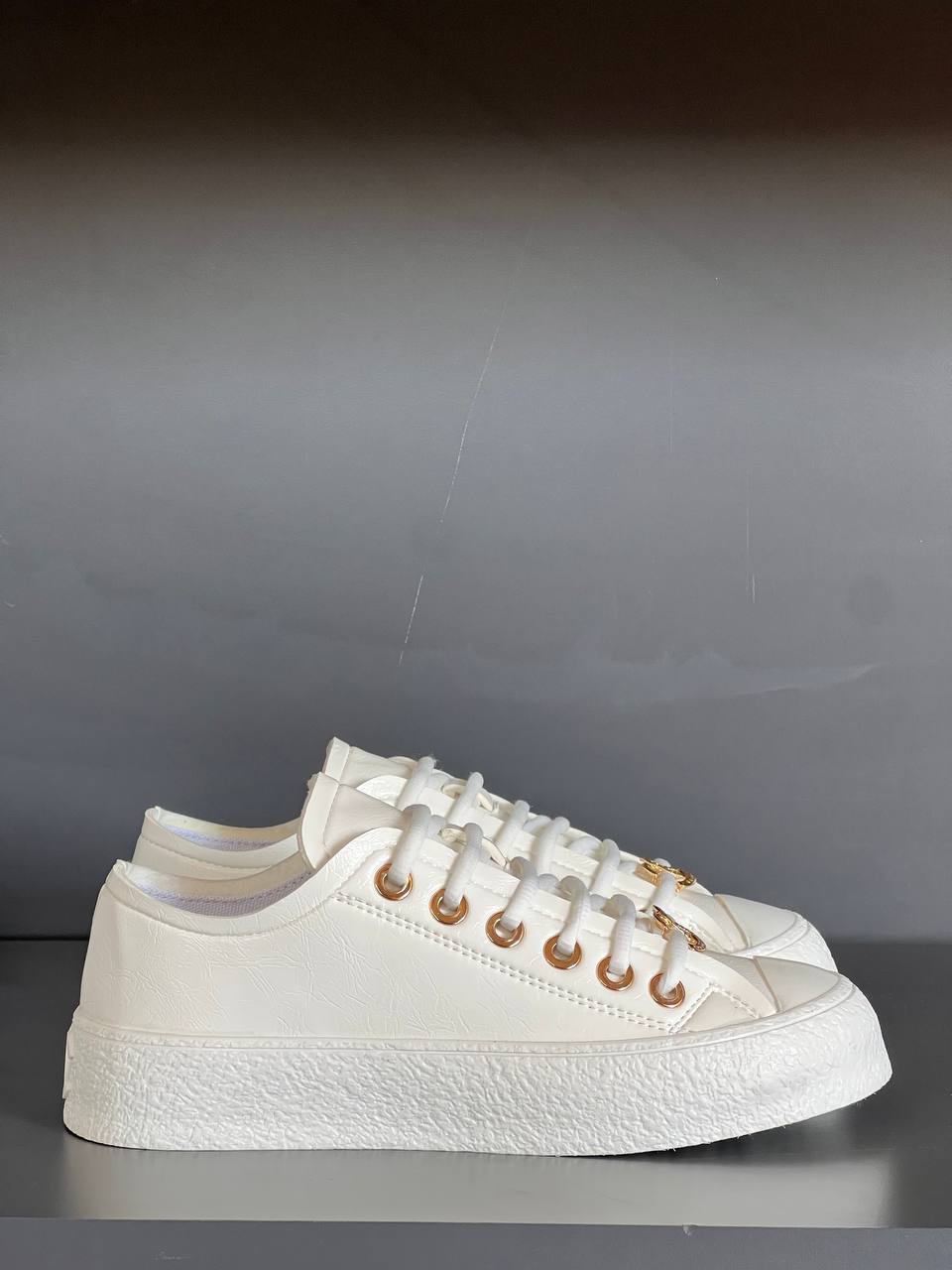 Chanel 202P Leather Sneakers – Image 19