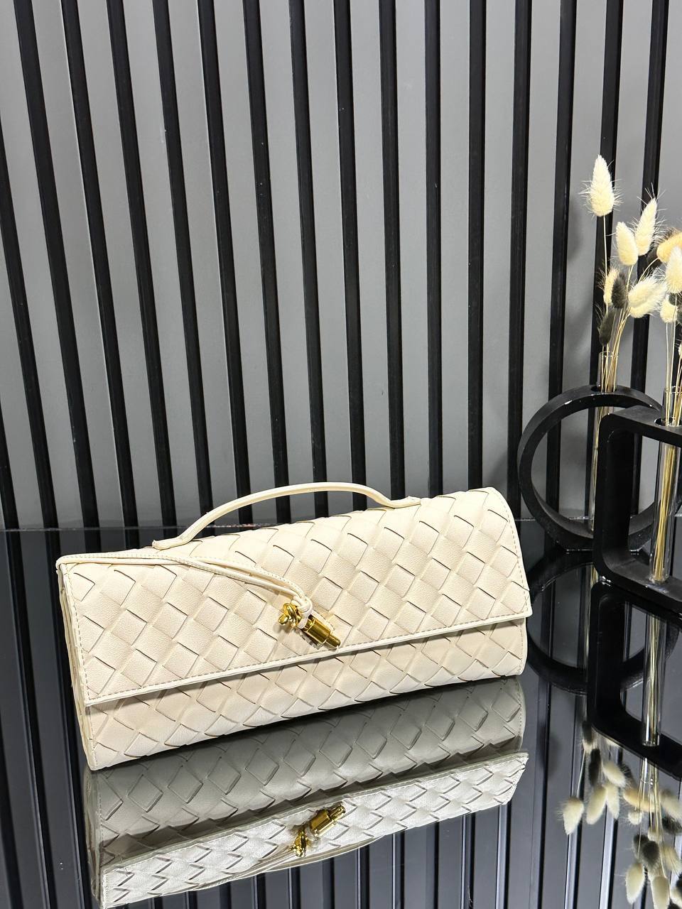 Bottega Veneta Andiamo Clutch Bag – Image 6