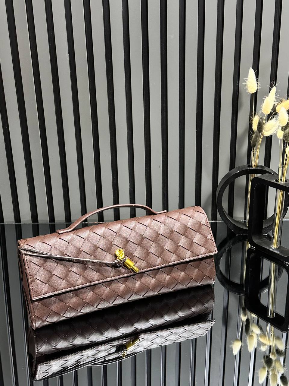 Bottega Veneta Andiamo Clutch Bag – Image 3