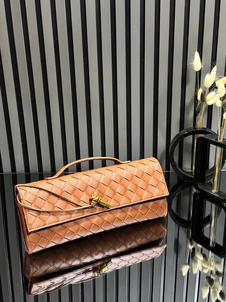 Bottega Veneta Andiamo Clutch Bag – Image 5