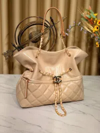 Chanel Hobo Tote Bag – Image 10