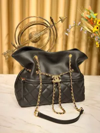 Chanel Hobo Tote Bag – Image 5