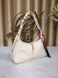 Gucci Jackie Shoulder Bag  – Image 6
