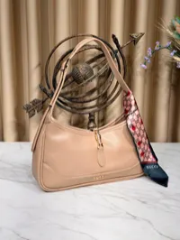 Gucci Jackie Shoulder Bag  – Image 5