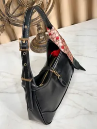 Gucci Jackie Shoulder Bag  – Image 8