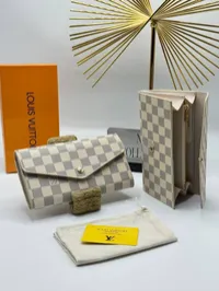 Louis Vuitton Sarah Wallet – Image 12