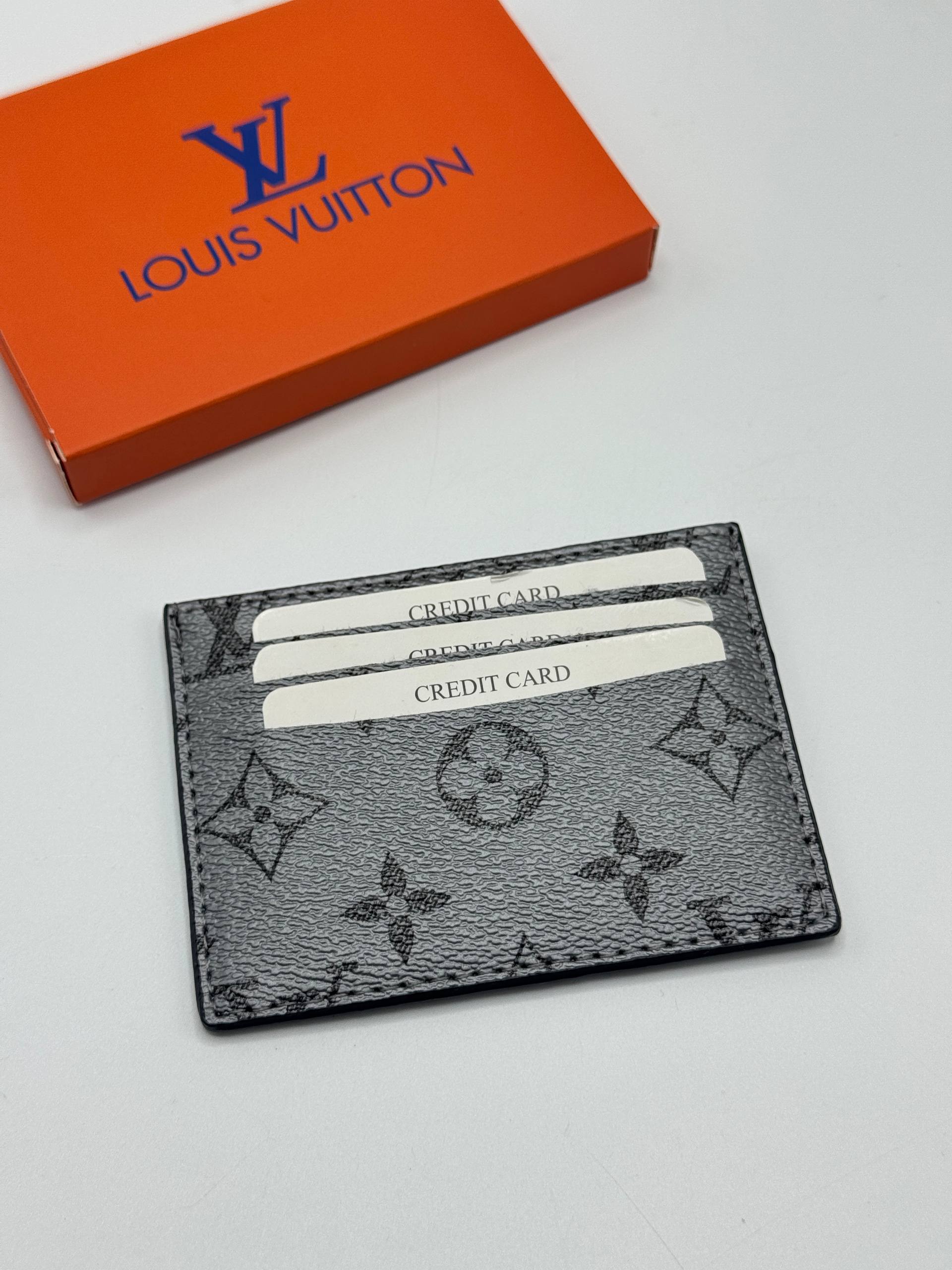 Louis Vuitton Card Holder – Image 1