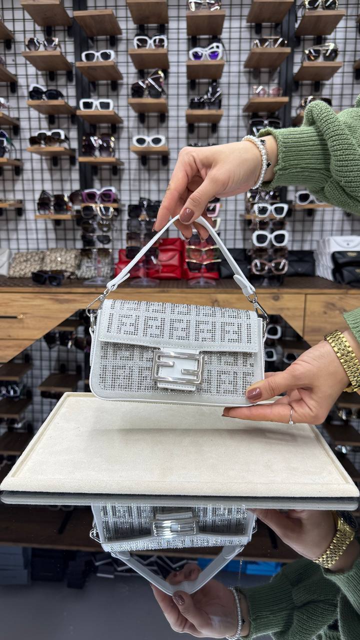 Fendi Baguette Handbag – Image 6