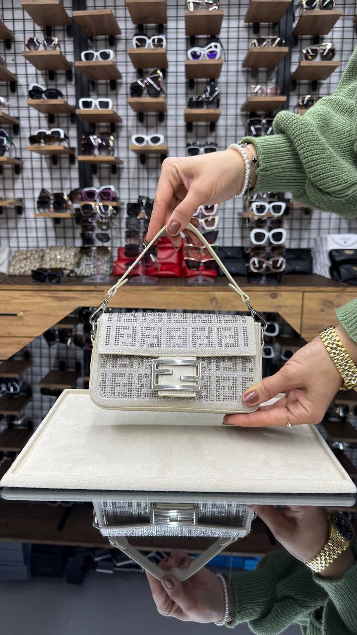 Fendi Baguette Handbag – Image 3