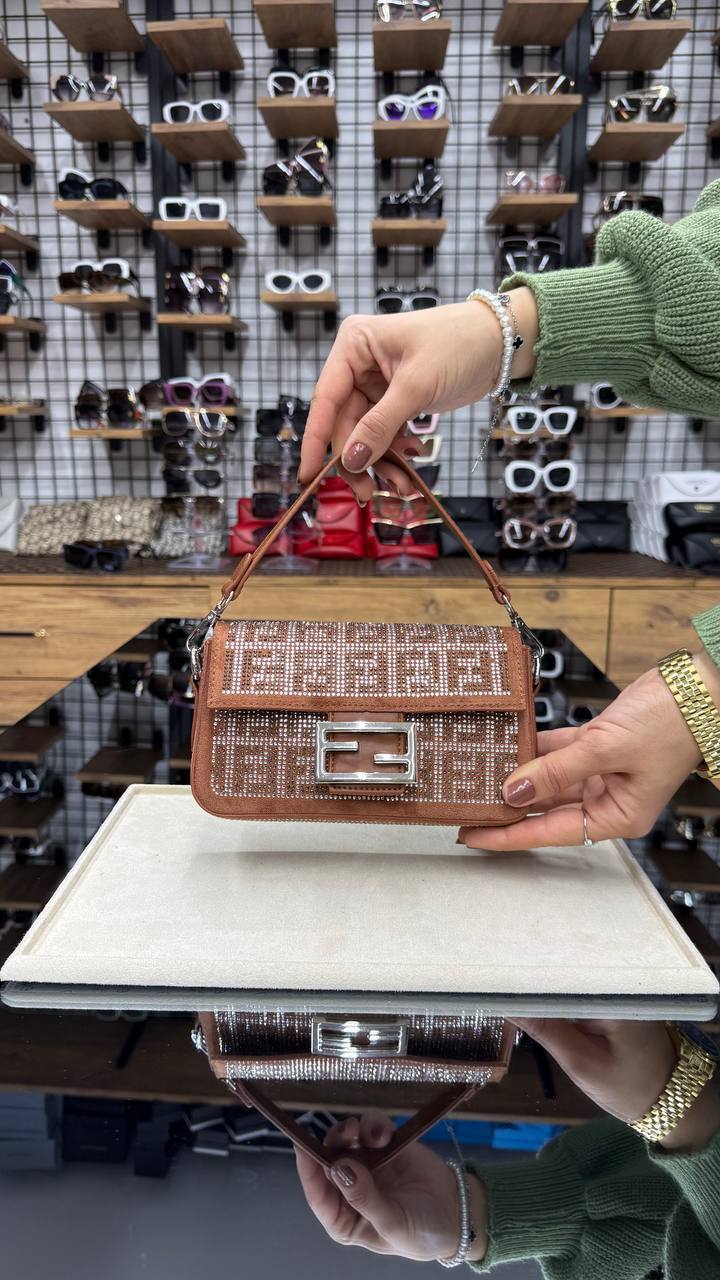 Fendi Baguette Handbag – Image 2