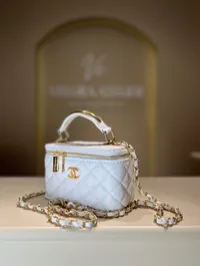 Chanel Vanity White & Gold – Image 5