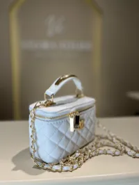 Chanel Vanity White & Gold – Image 6