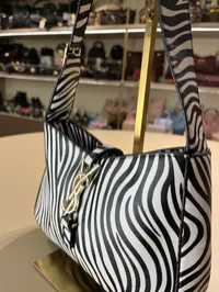 YSL LE5 - Zebra Print shoulder Bag – Image 2