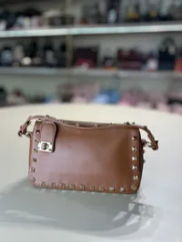 Valentino Rockstud Camel Hand Bag – Image 4
