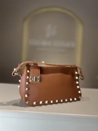 Valentino Rockstud Camel Hand Bag – Image 5