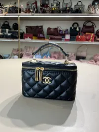 Chanel - Vanity Black & gold – Image 3