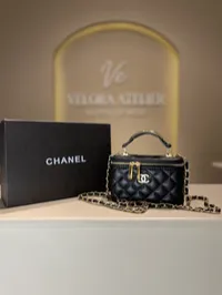 Chanel - Vanity Black & gold – Image 1