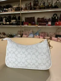 Coach Teri CV9 White Shoulder Bag  – Image 4