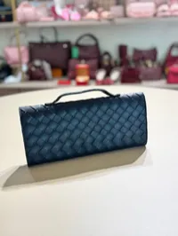 Bottega Veneta Andiamo Clutch - Black – Image 2