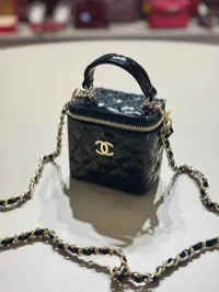 Chanel Mini Glossy Vanity – Image 1