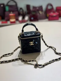 Chanel Mini Glossy Vanity – Image 2