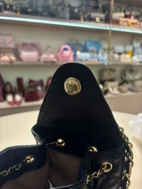 Chanel 25 Large Handbag Black & Gold – Image 7