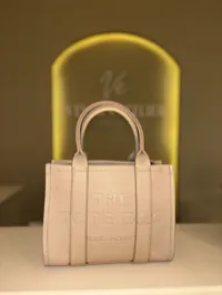 Marc Jacobs leather Tote Medium Bag - Beige – Image 1