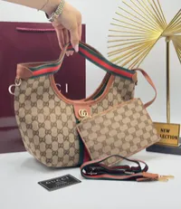Gucci Small Tote Bag – Image 2