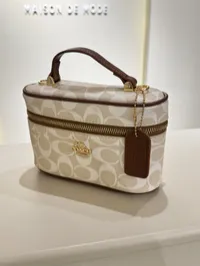 Coach Rainer Crossbody Bag 18 Signature – Image 6