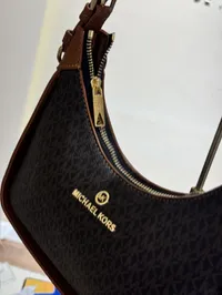 Michael Kors Jet Set Brown Bag – Image 5