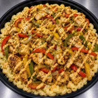 Small Chicken Lunch Alfredo Mac Bowl – Image 1