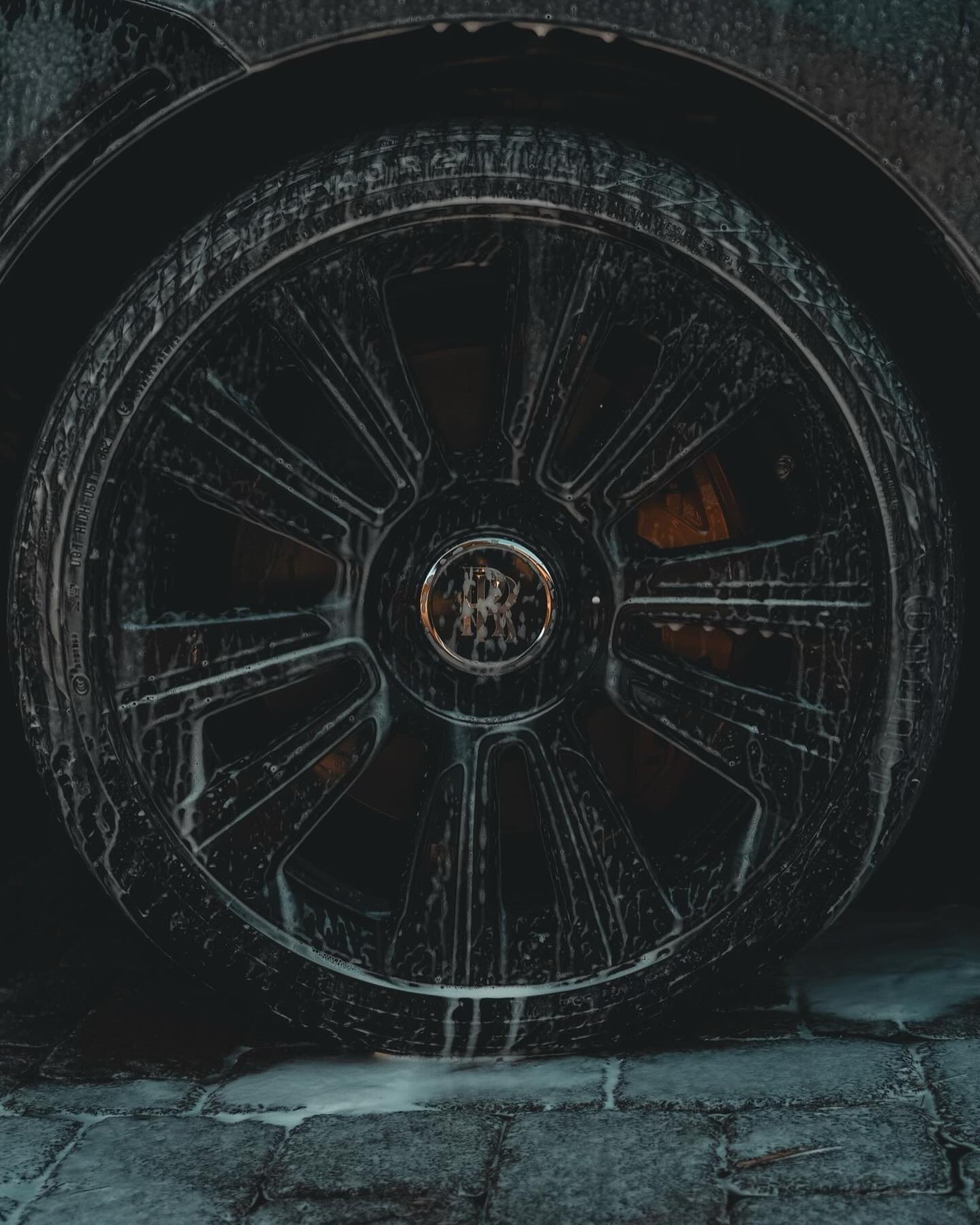 Diamond - SUV – Image 3