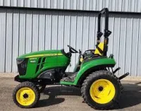 John Deere 2032R with 60" deck/quick hitch – Image 1