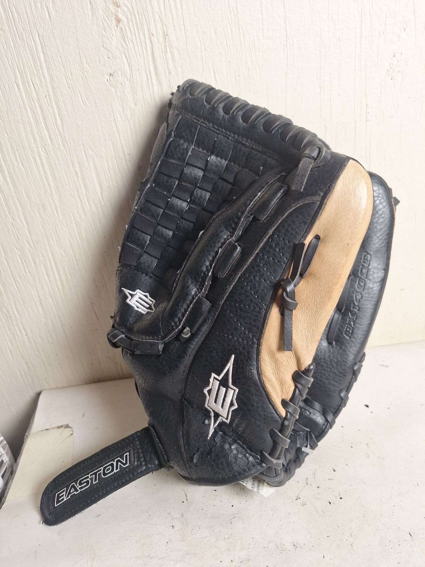 Easton Black Magic Series, softball glove – Image 3