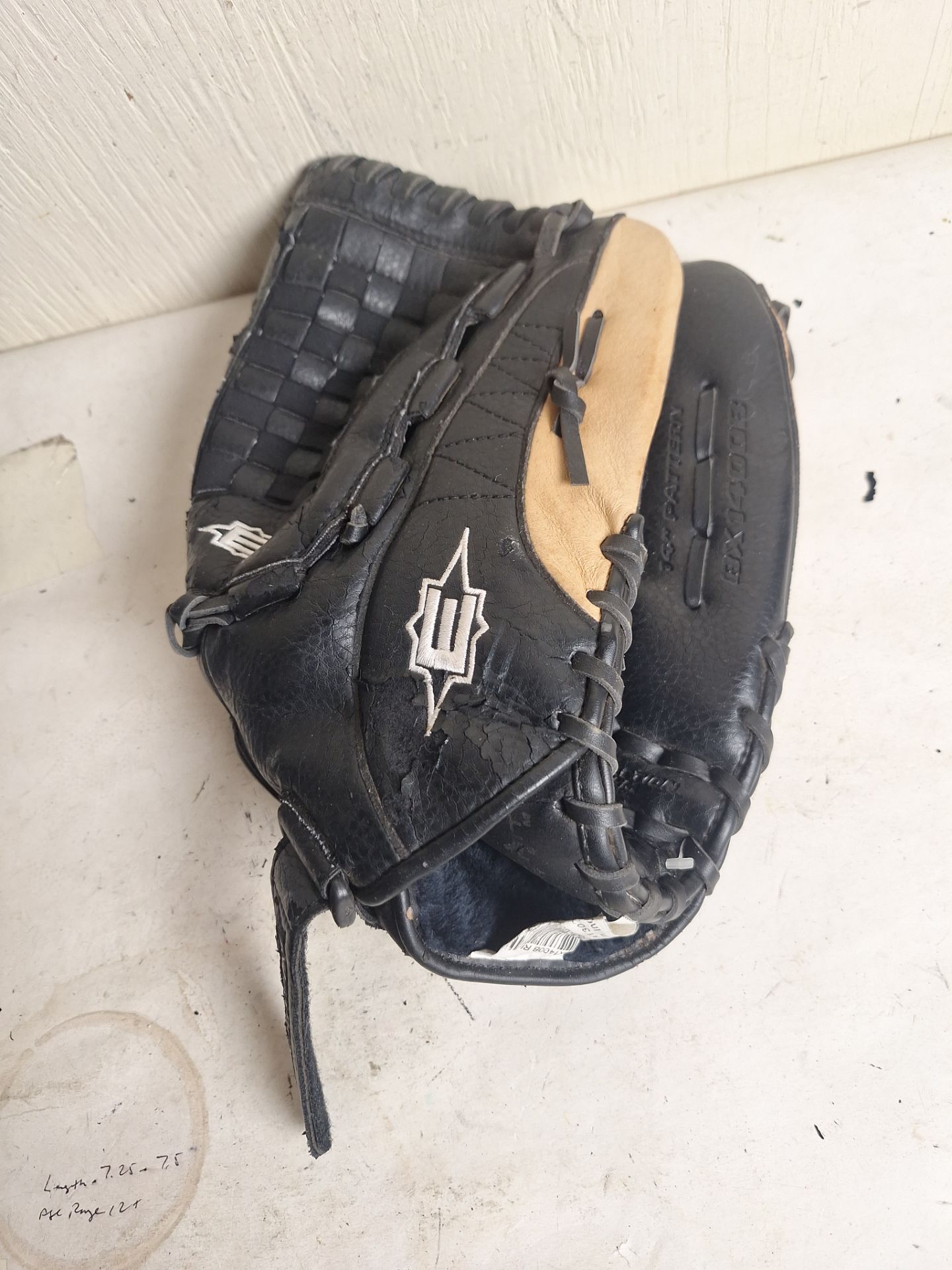 Easton Black Magic Series, softball glove – Image 2