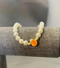 Bracelet- Pearl Beads w/ Pineapple – Image 1