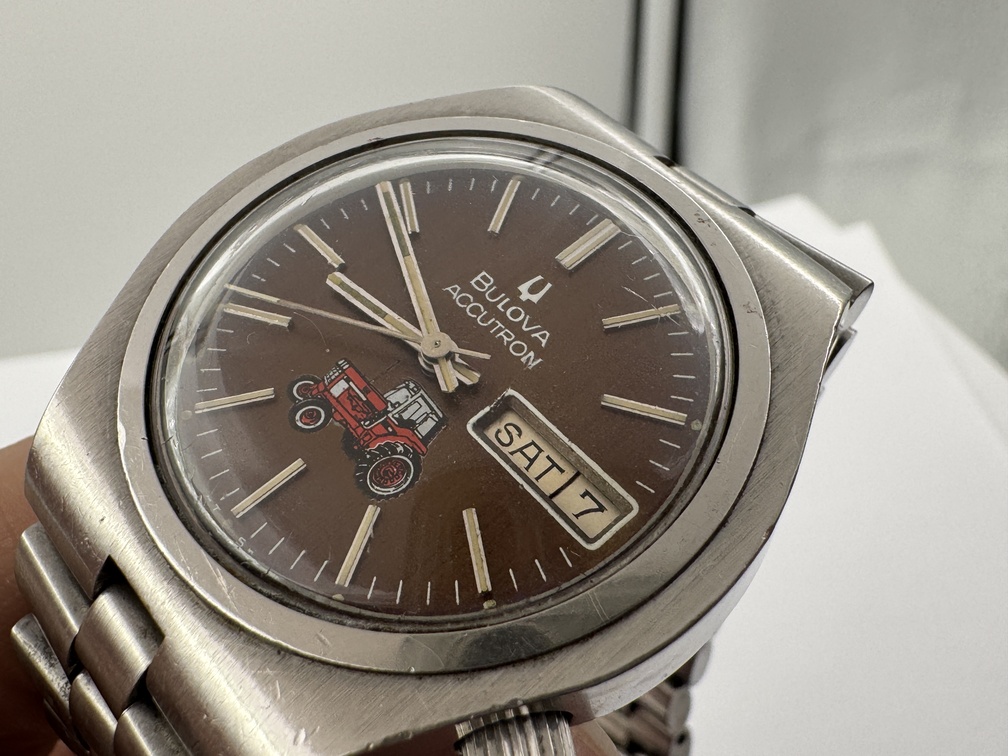 Vintage BULOVA Accutron 7751 International Harvester Pro-Ag Line 1976 Brown - 37 mm – Image 2