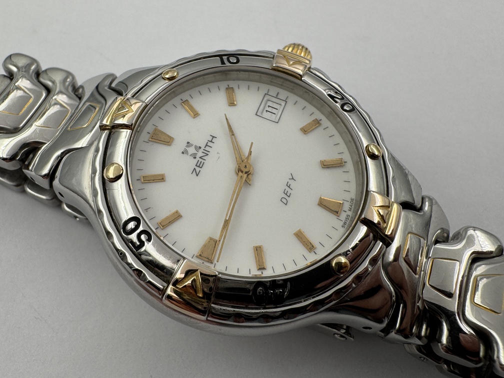 Vintage ZENITH Defy 08/59.2100.226 Date White Dial Quartz Cal 226 - 38 mm – Image 1