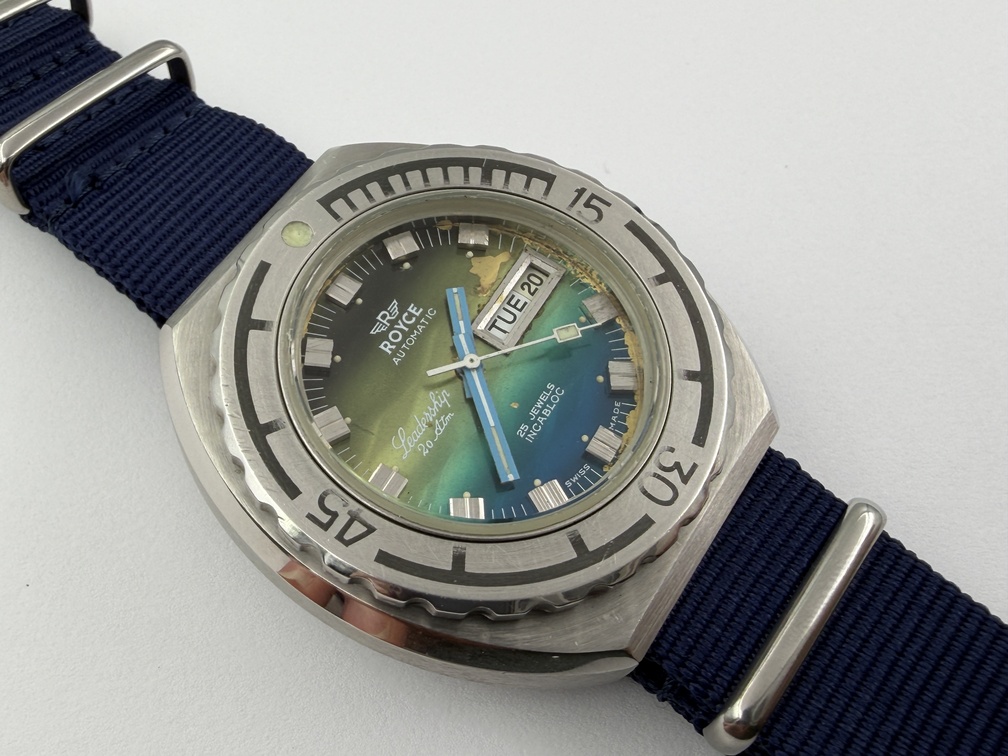 Vintage ROYCE Leadership Automatic Diver 20 ATM Cal AS 2066 Degrade Dial - 43 mm – Image 1