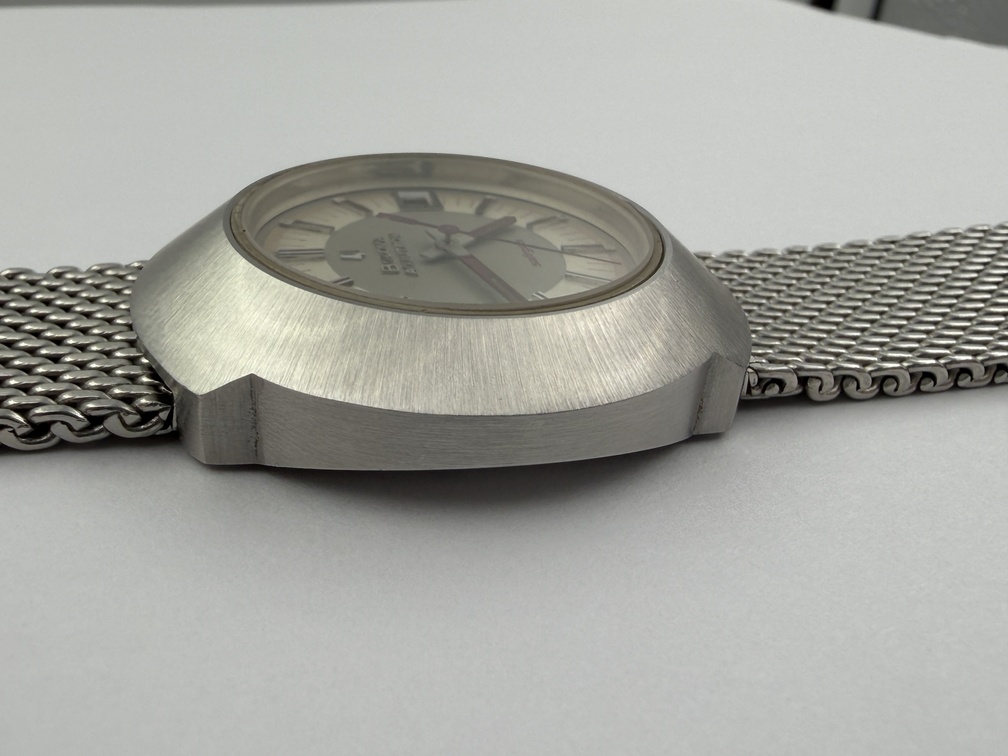 Vintage Bulova Accutron N1 "Sputnik" Safirglas Gray/Red Dial Cal 2181F - 40 mm – Image 3