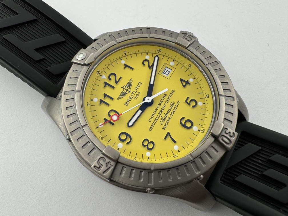 BREITLING Avenger Seawolf E17370 Titanium Yellow Dial Automatic SERVICED - 44 mm – Image 1