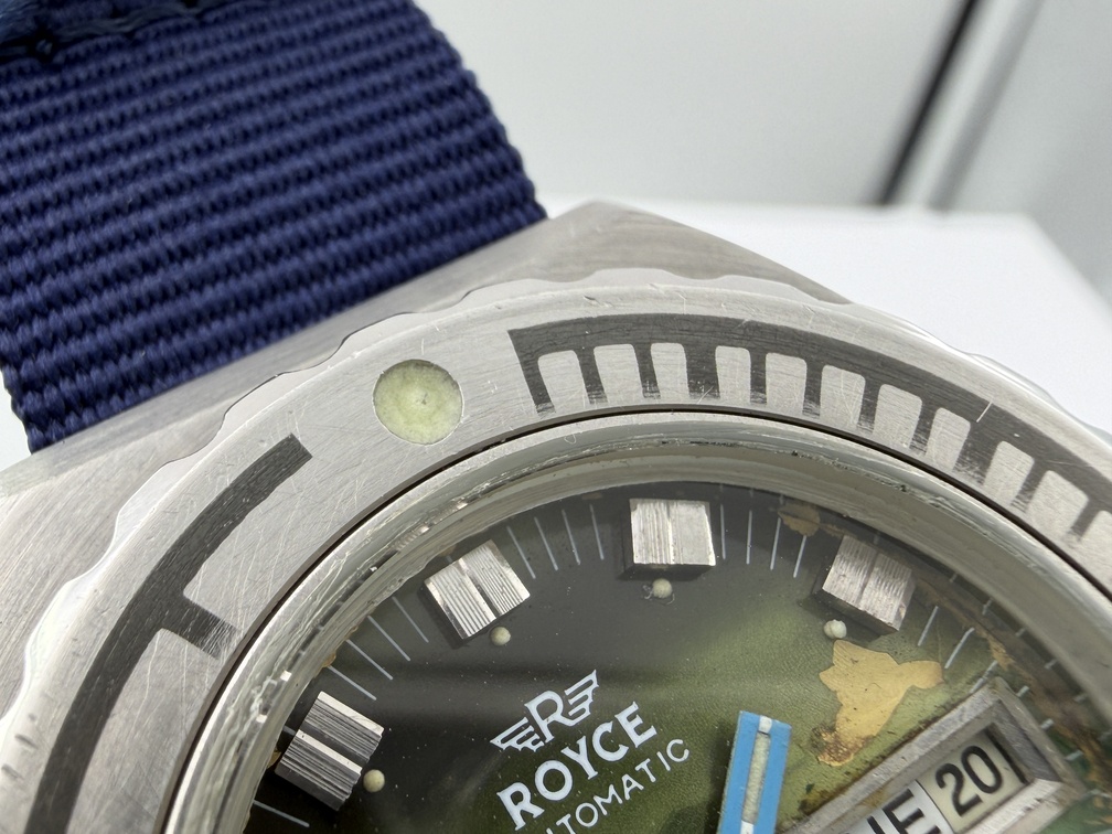 Vintage ROYCE Leadership Automatic Diver 20 ATM Cal AS 2066 Degrade Dial - 43 mm – Image 8
